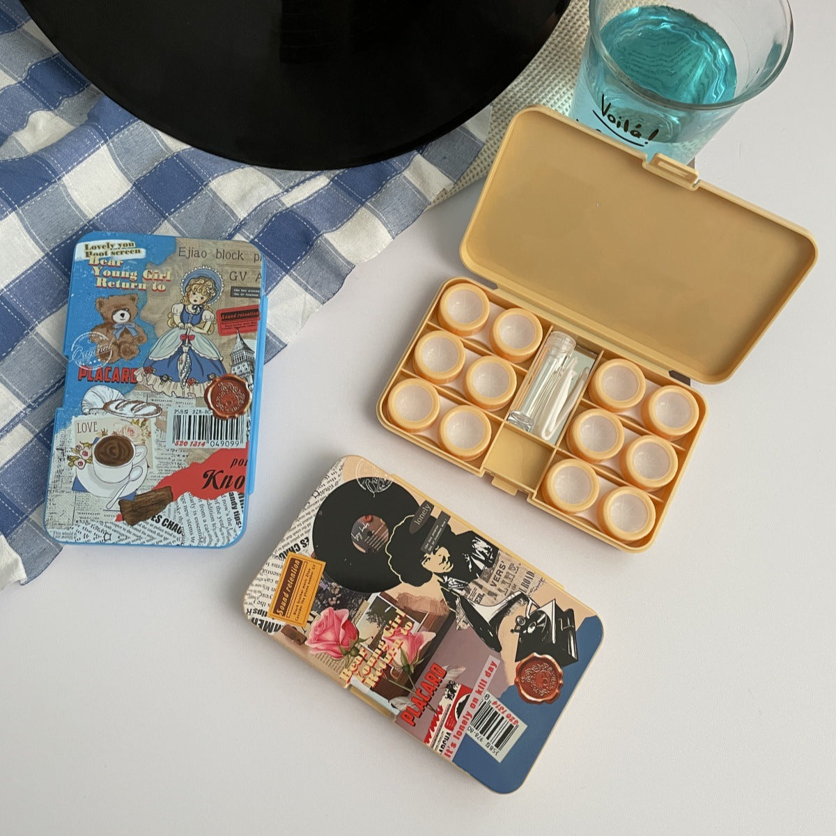 American Retro Young Girl Gekleurde contactlens.