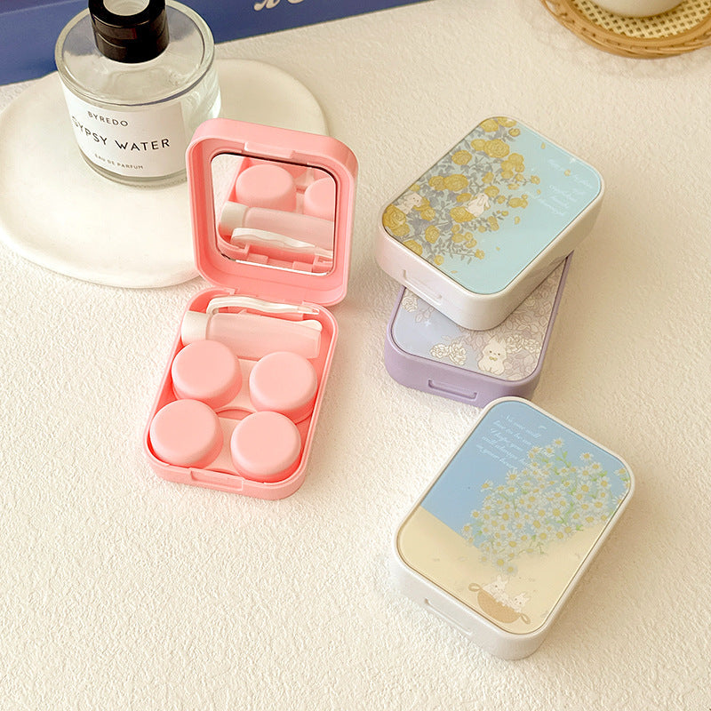 Zee van bloesems gekleurd contactlens.