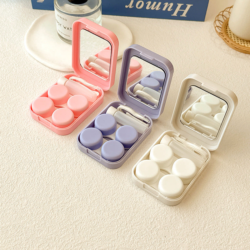 Zee van bloesems gekleurd contactlens.