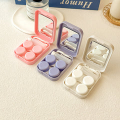 Zee van bloesems gekleurd contactlens.
