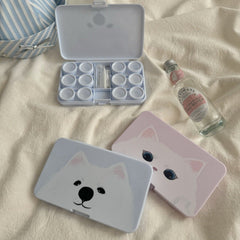 Kitten puppykop gekleurde contactlens.
