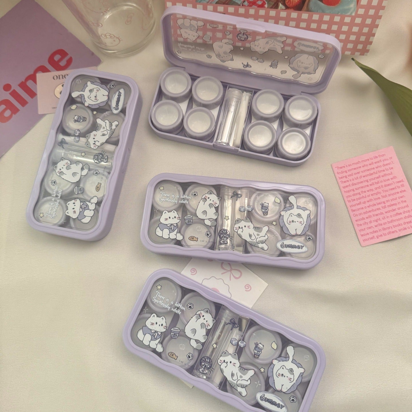 Zomer met katten gekleurde contactlens.